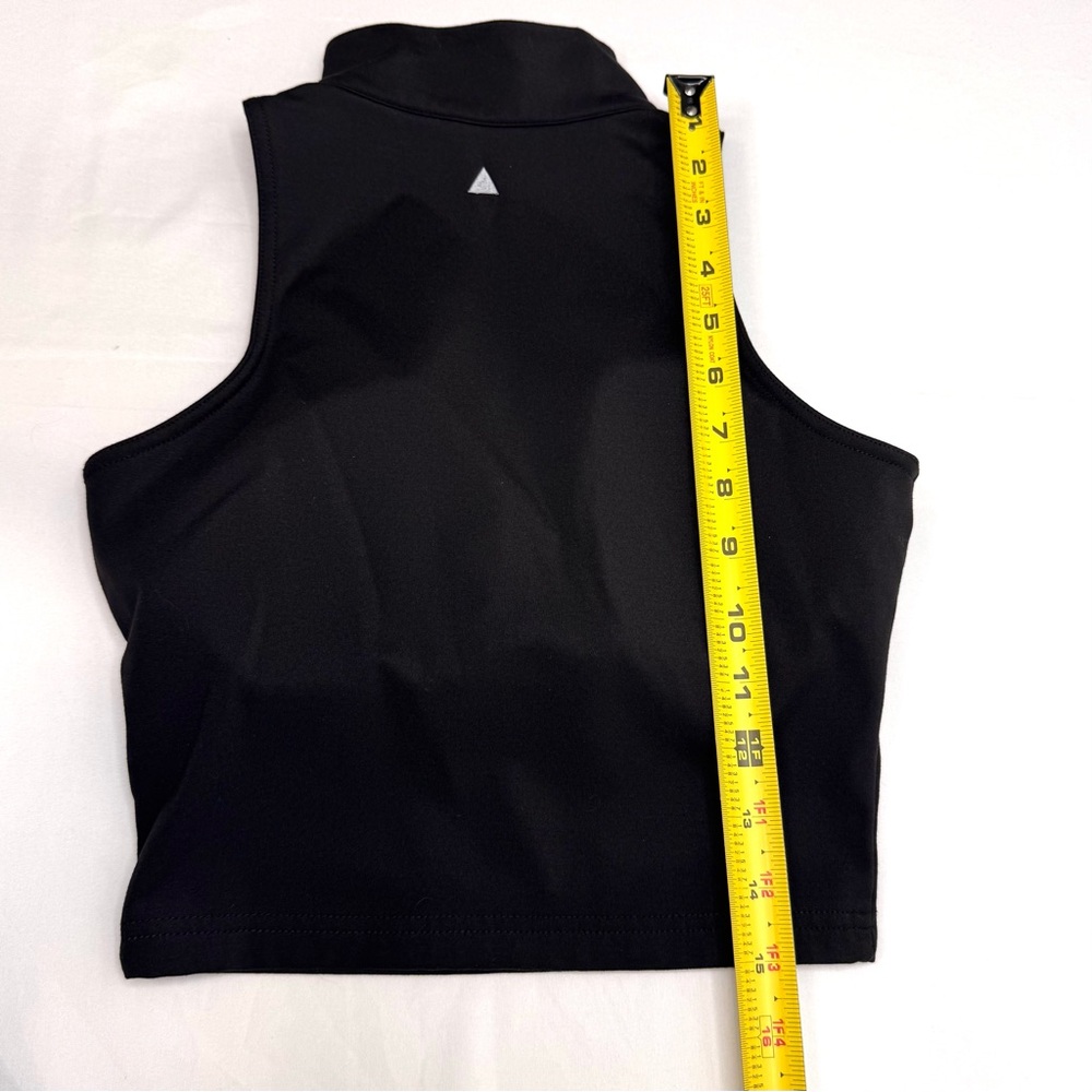Vitality Black Athletic Tank Top Women’s Size XS
Cropped 1/2 Zip - Picture 12 of 12